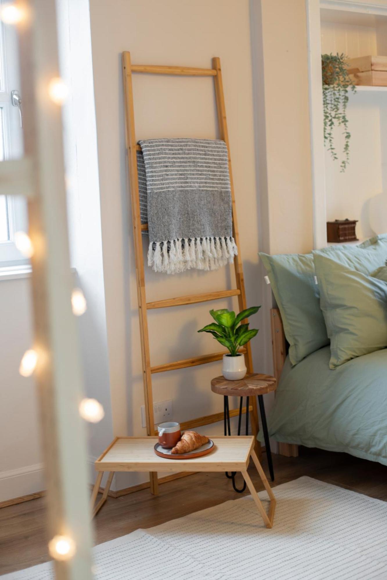 Trendy 2 Bed Flat - Near Airport Leilighet Broxburn Eksteriør bilde